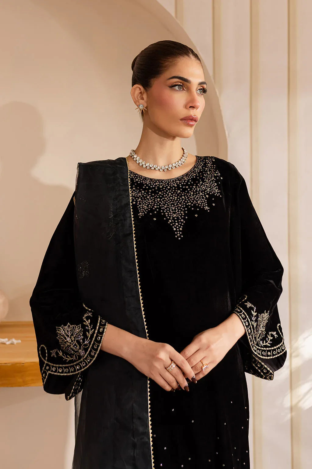 Vanya | Velvet Formals 24 |  KV-51 - Rang-e-Khaas