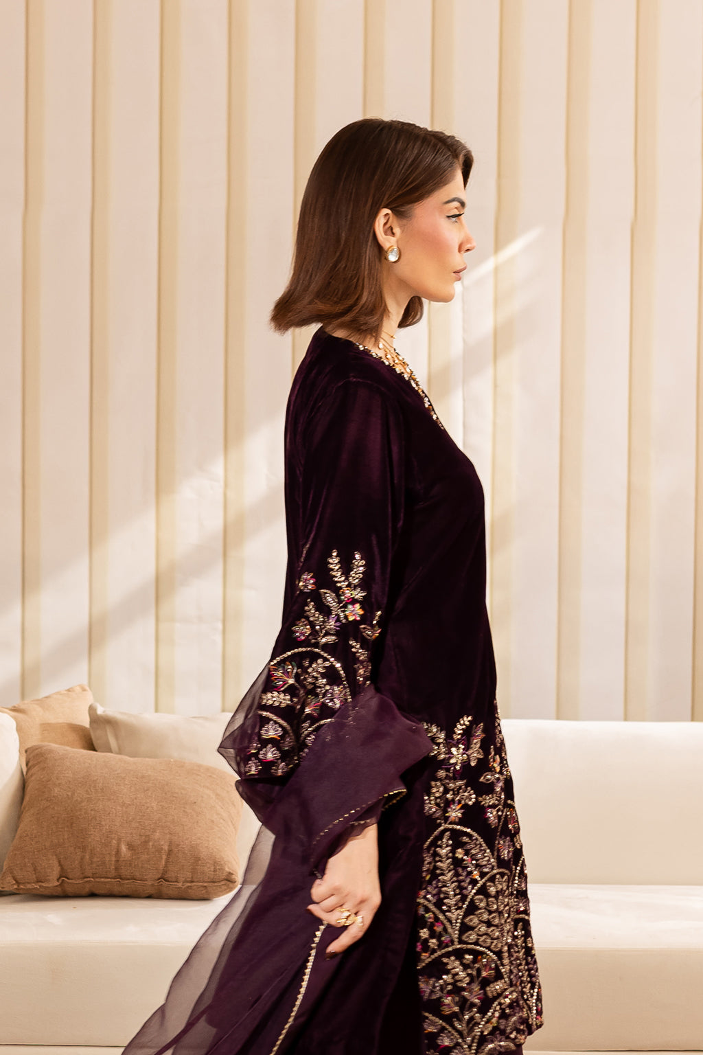 Vanya | Velvet Formals 24 |  KV-52 - Rang-e-Khaas