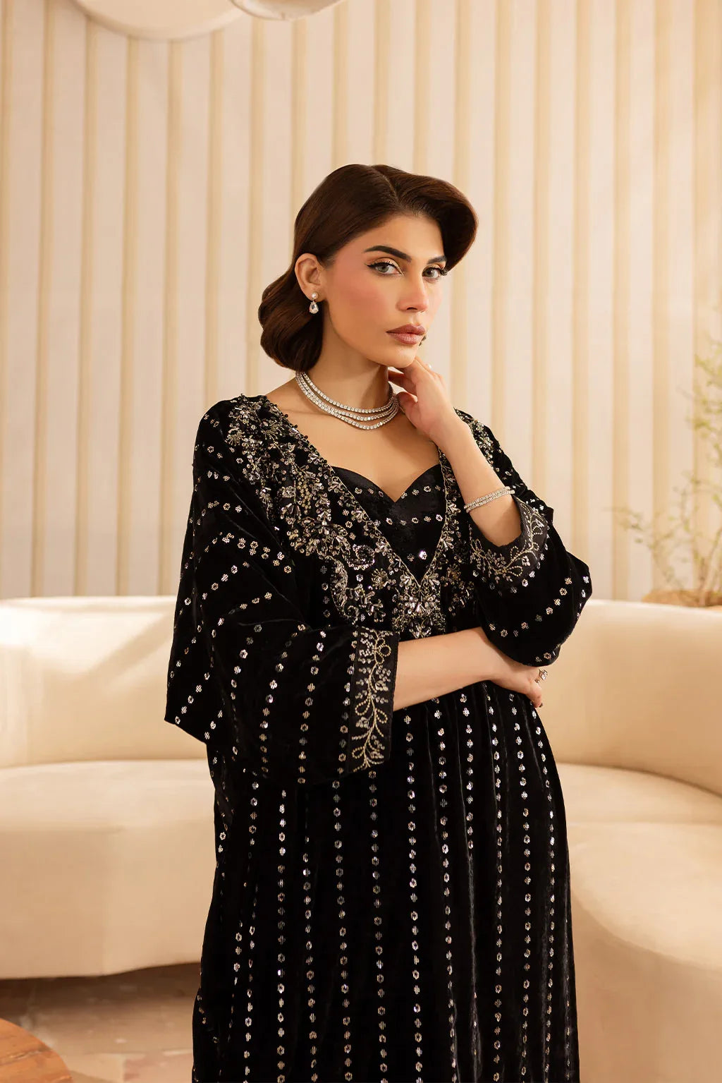 Vanya | Velvet Formals 24 |  KV-53 - Rang-e-Khaas