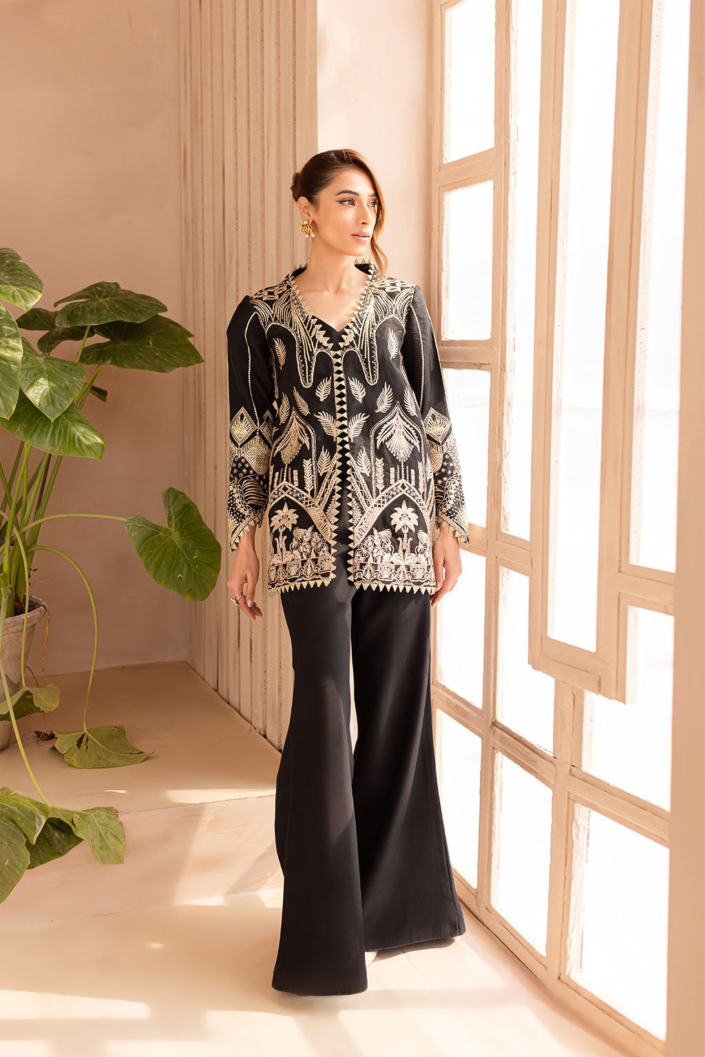 Vanya | Veranda Fromals |  VR-01 - Rang-e-Khaas