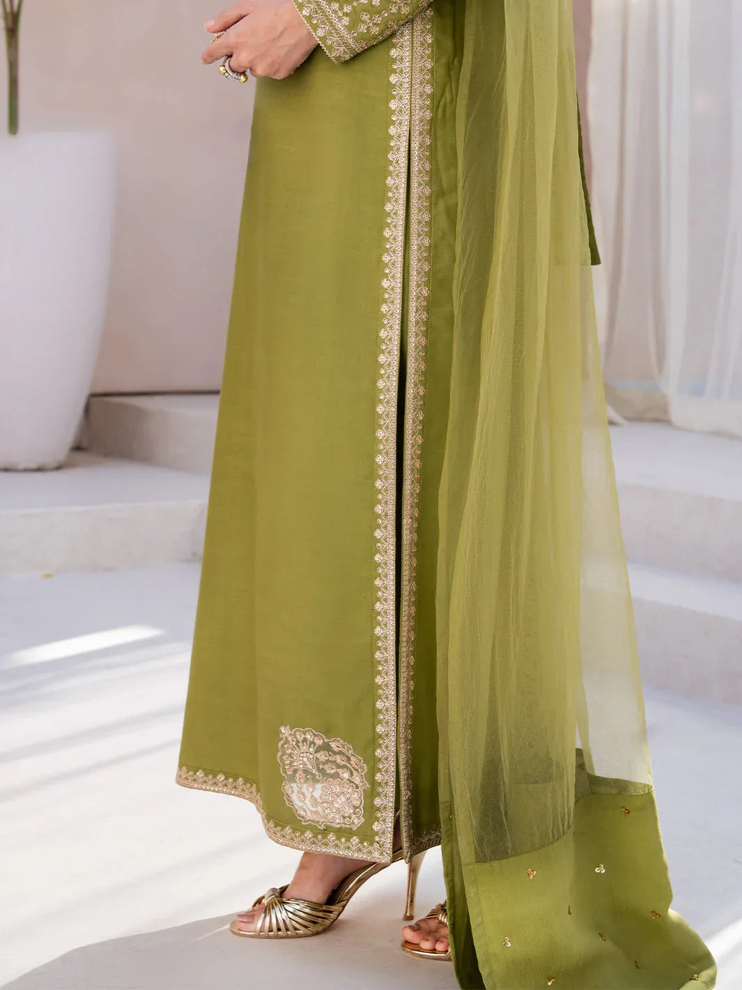 Izel | Le Tresor Formals | Viresta - Rang-e-Khaas