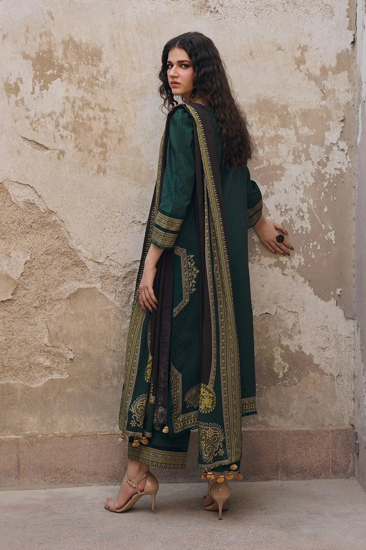 Charizma | C Prints Winter 25 | CPW5-24 - Rang-e-Khaas