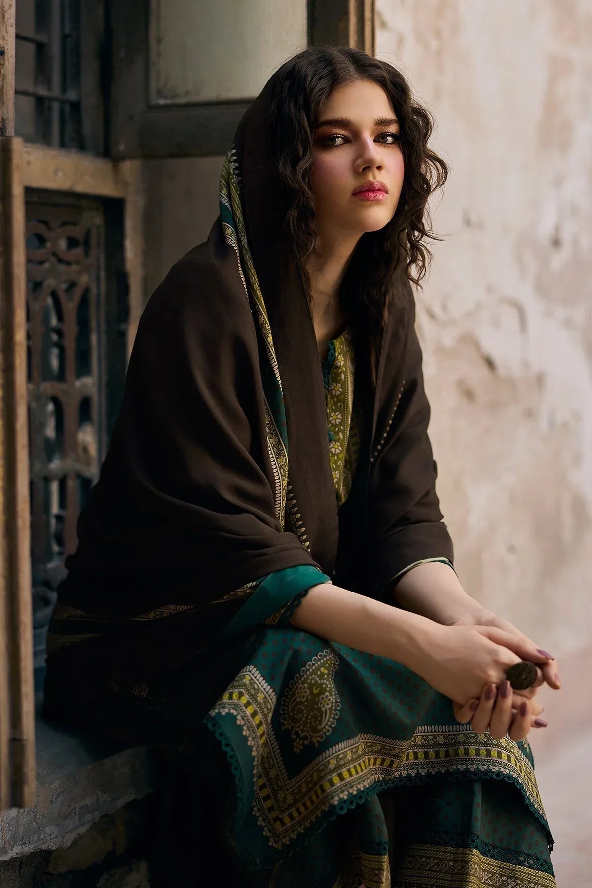 Charizma | C Prints Winter 25 | CPW5-24 - Rang-e-Khaas