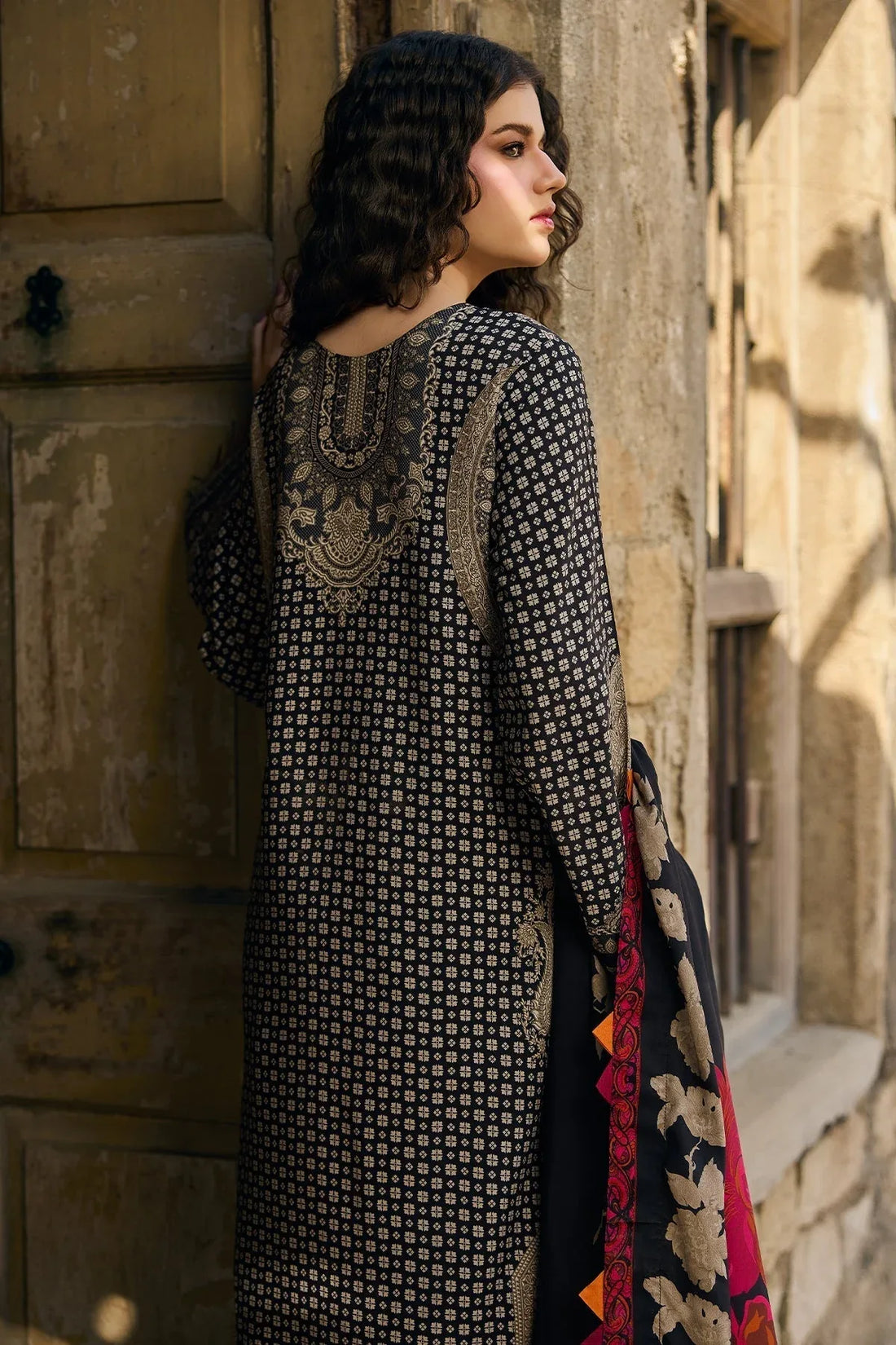 Charizma | C Prints Winter 25 | CPW5-22 - Rang-e-Khaas