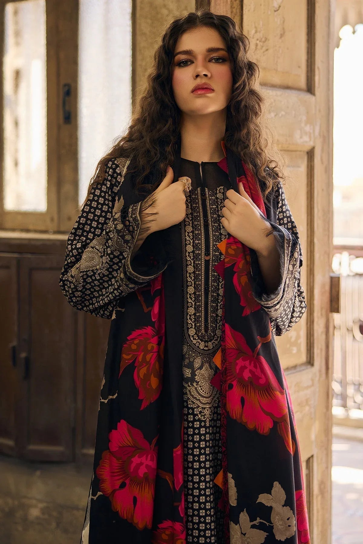Charizma | C Prints Winter 25 | CPW5-22 - Rang-e-Khaas