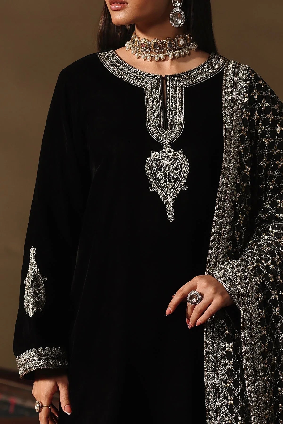Charizma | Zeel Velvet 25 |  VVT-5-03 - Rang-e-Khaas