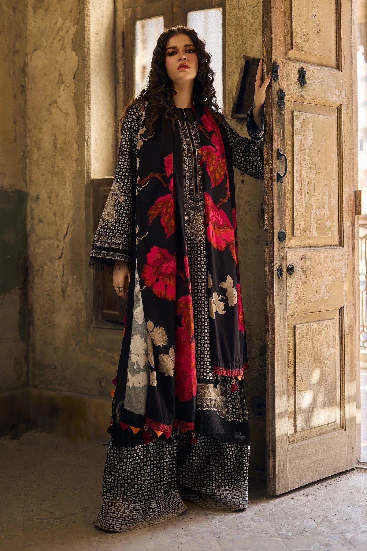 Charizma | C Prints Winter 25 | CPW5-22 - Rang-e-Khaas