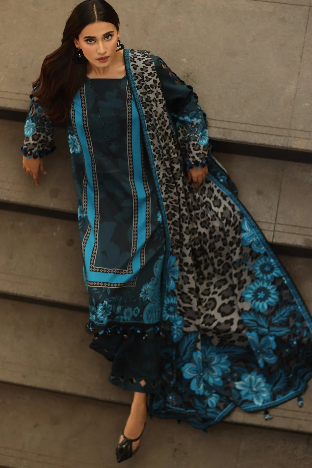 Charizma | C Prints Winter 25 | CPW5-18 - Rang-e-Khaas