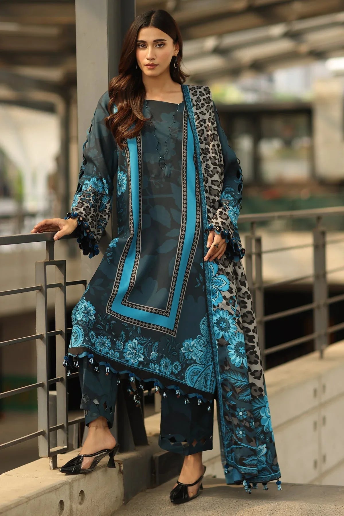 Charizma | C Prints Winter 25 | CPW5-18 - Rang-e-Khaas