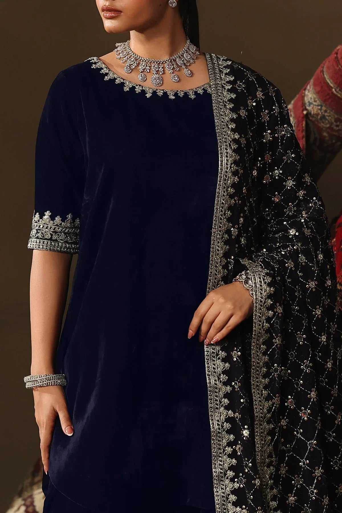 Charizma | Zeel Velvet 25 |  VVT-5-04 - Rang-e-Khaas