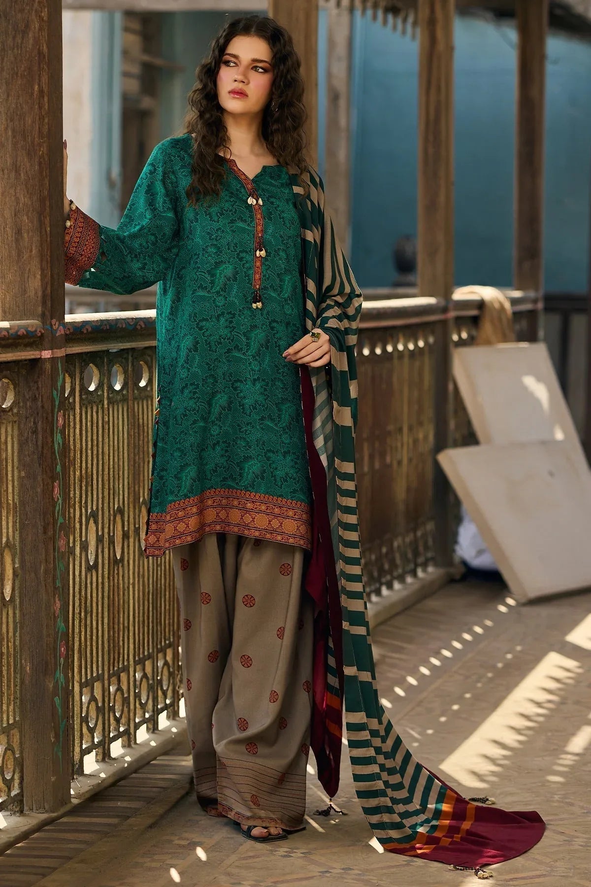 Charizma | C Prints Winter 25 | CPW5-20 - Rang-e-Khaas