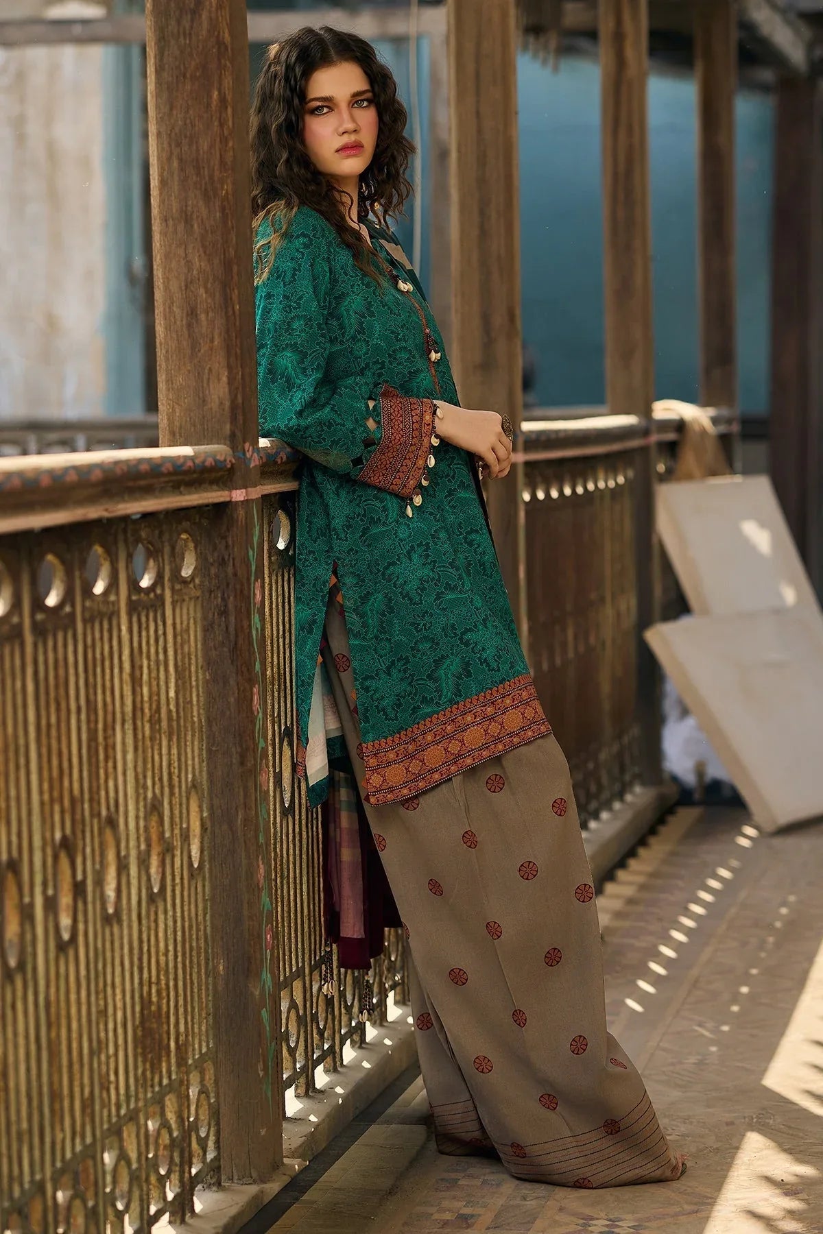 Charizma | C Prints Winter 25 | CPW5-20 - Rang-e-Khaas