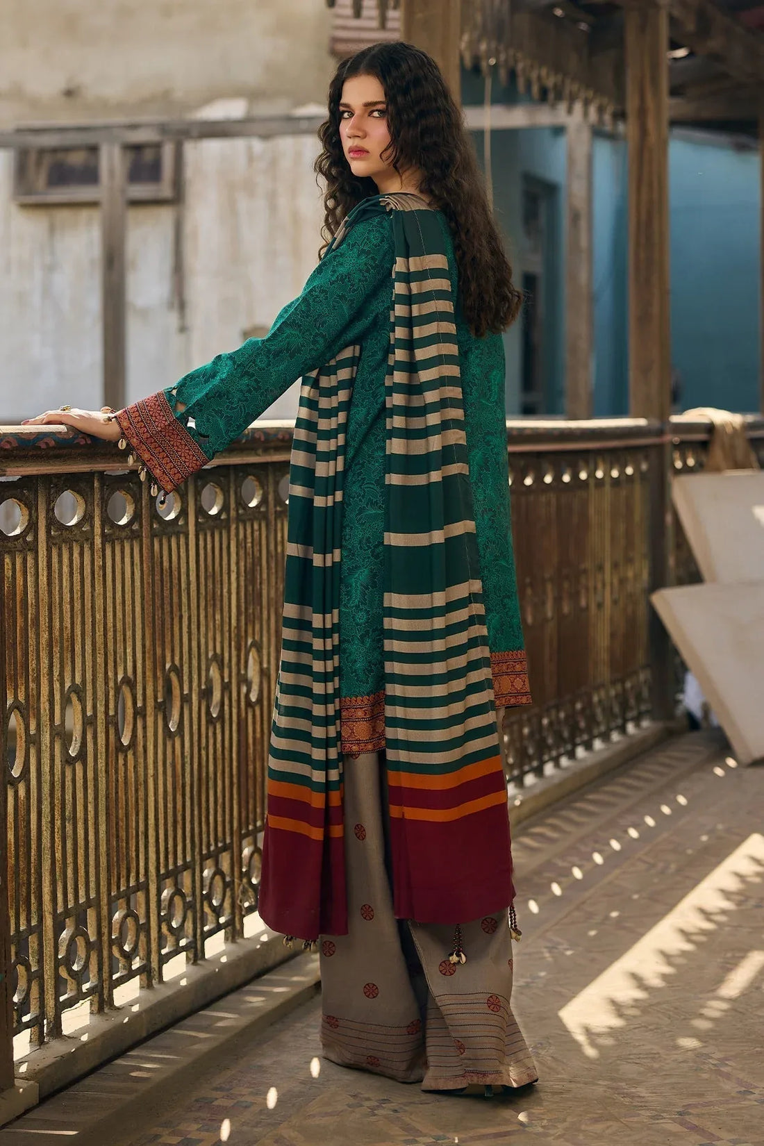 Charizma | C Prints Winter 25 | CPW5-20 - Rang-e-Khaas