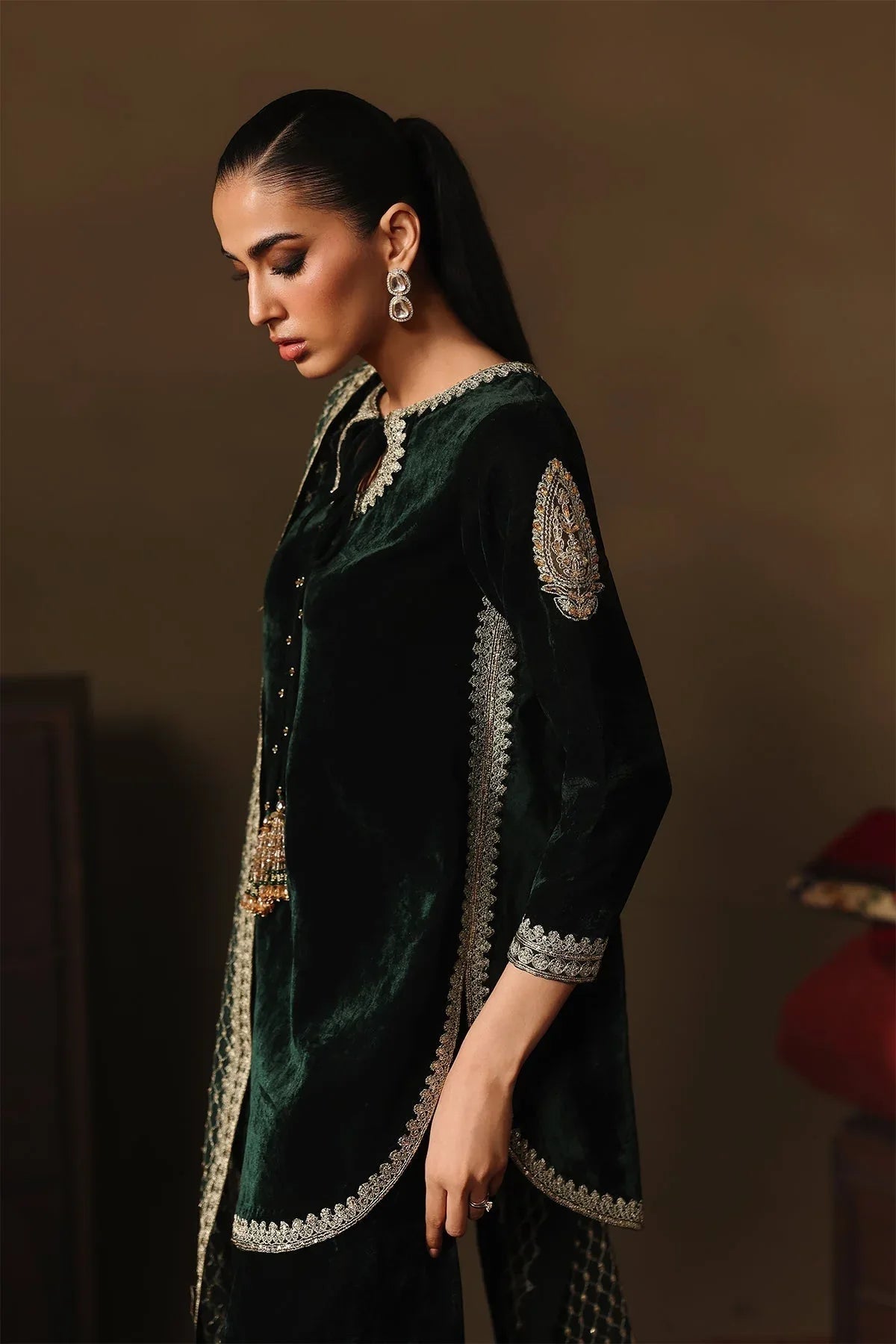 Charizma | Zeel Velvet 25 |  VVT-5-01 - Rang-e-Khaas