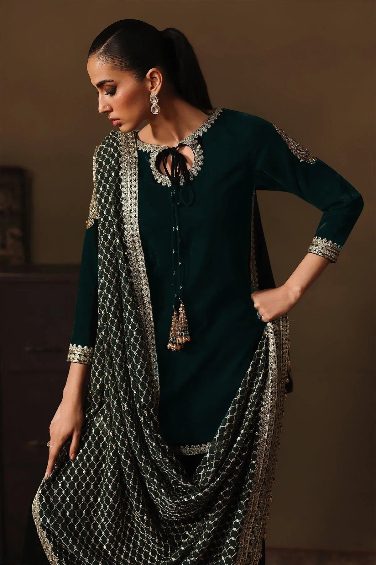 Charizma | Zeel Velvet 25 |  VVT-5-01 - Rang-e-Khaas