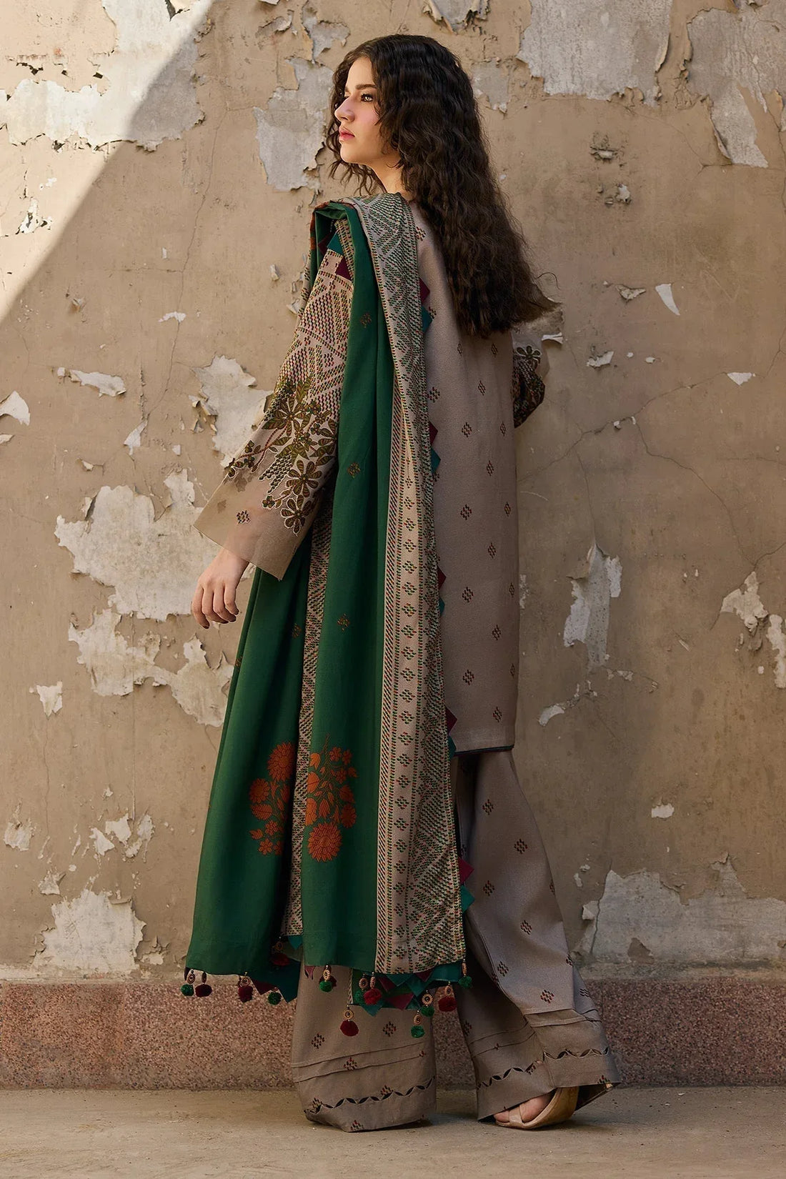 Charizma | C Prints Winter 25 | CPW5-19 - Rang-e-Khaas