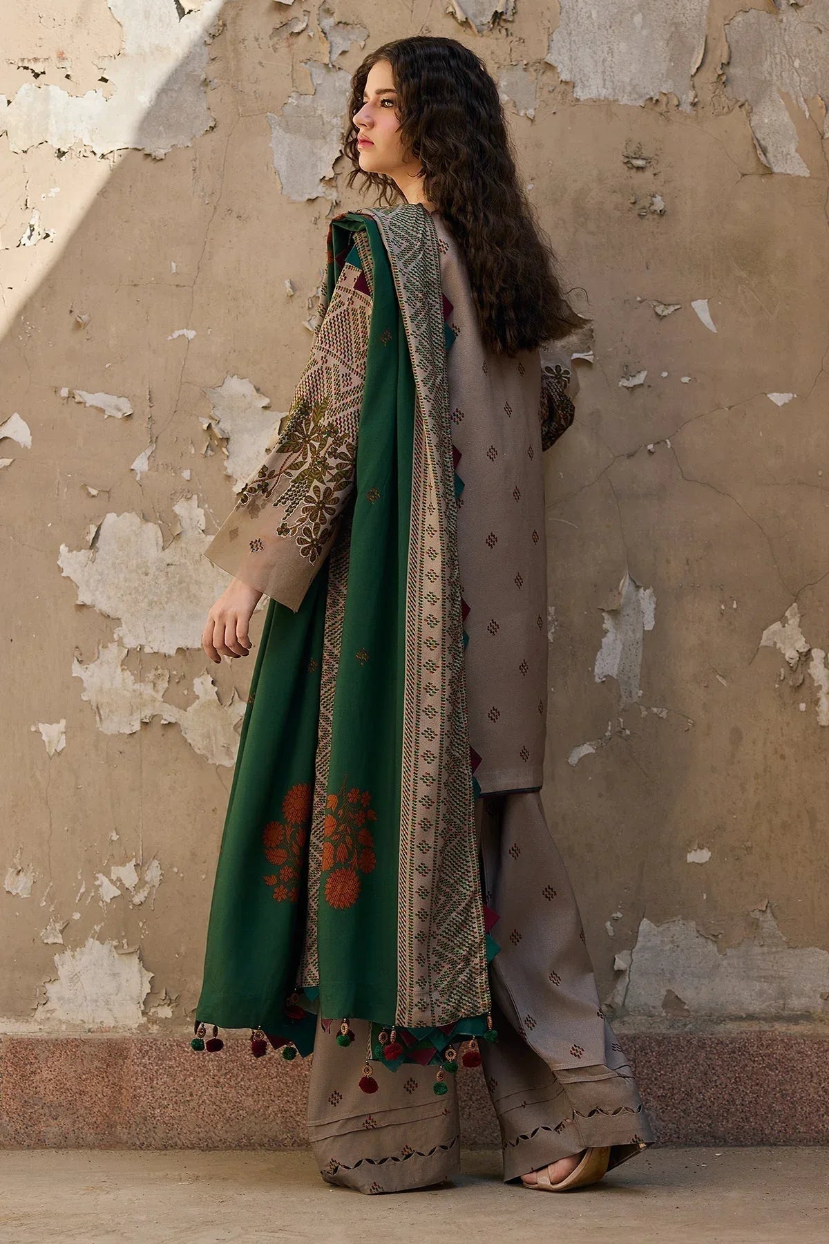 Charizma | C Prints Winter 25 | CPW5-19 - Rang-e-Khaas