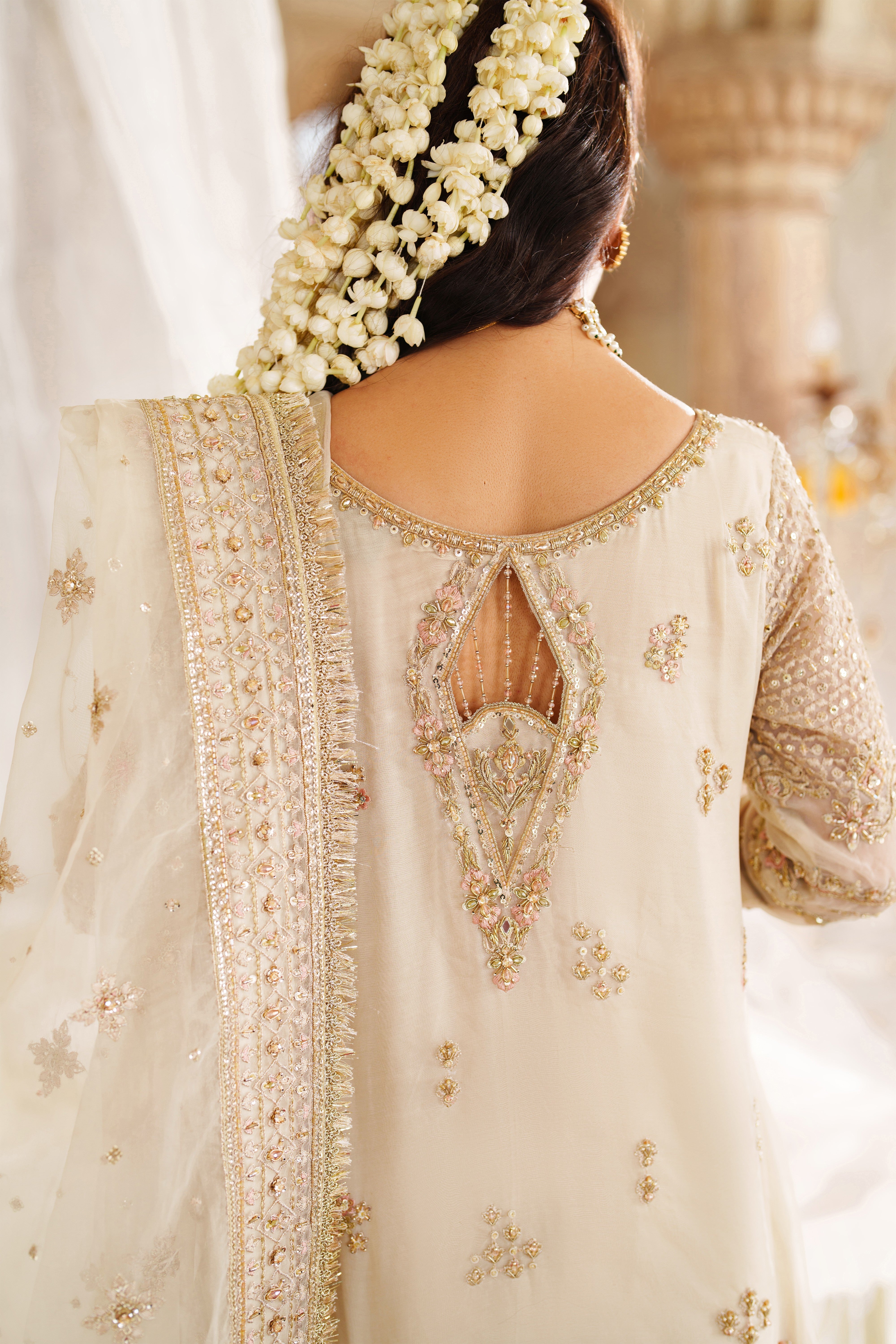 Aneeqa