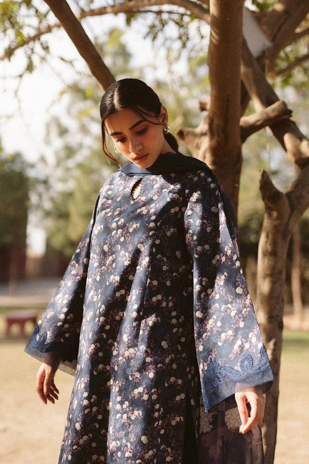 Ayzel | The Bare Minimum | Evana - Rang-e-Khaas