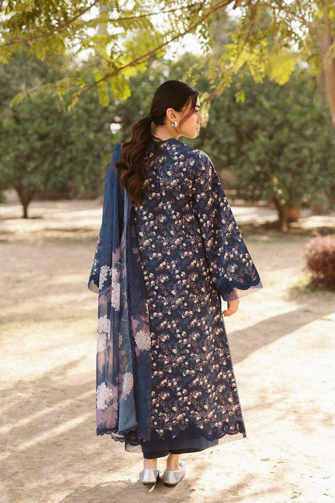 Ayzel | The Bare Minimum | Evana - Rang-e-Khaas
