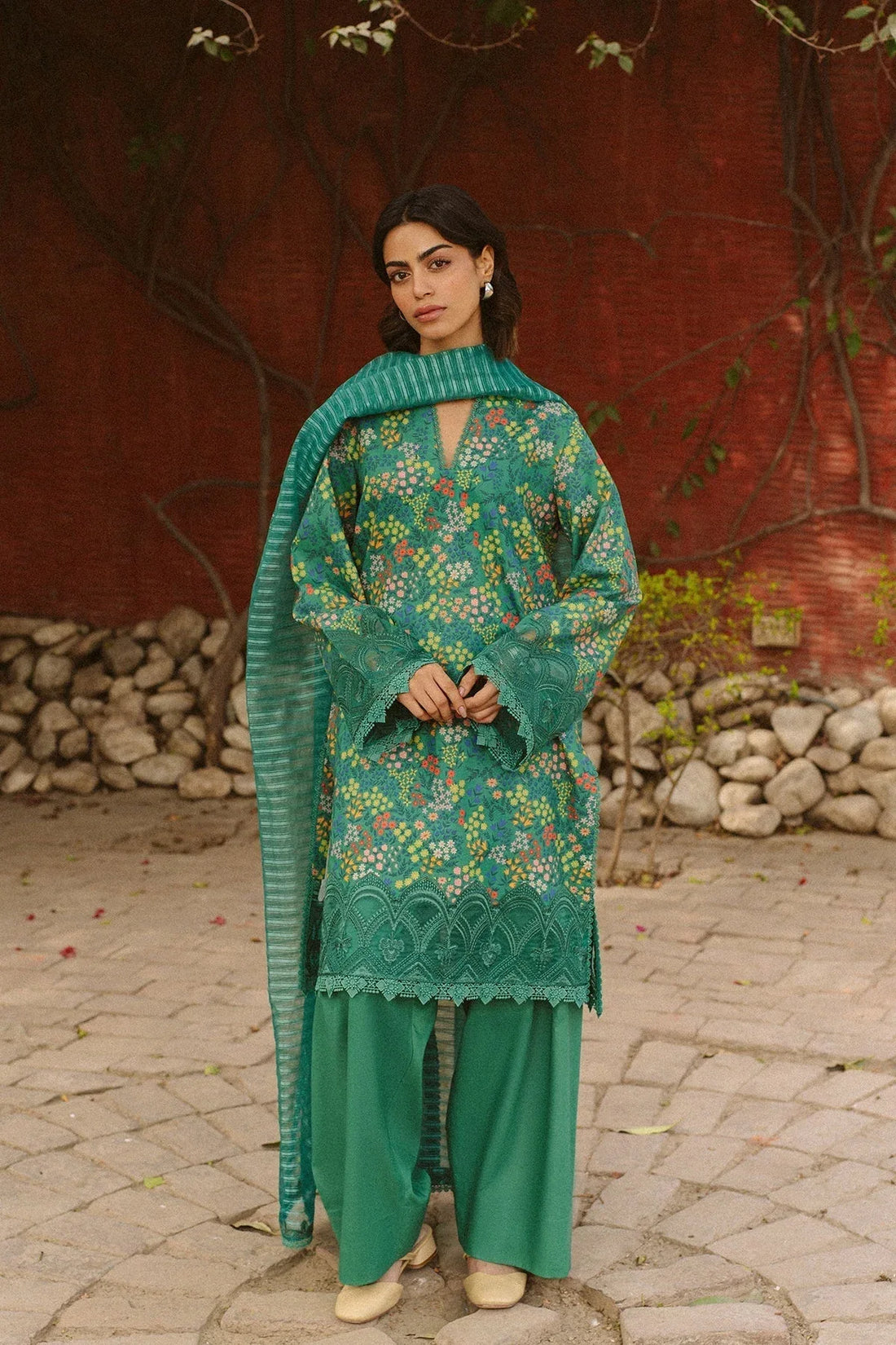 Ayzel | The Bare Minimum | Sanya - Rang-e-Khaas