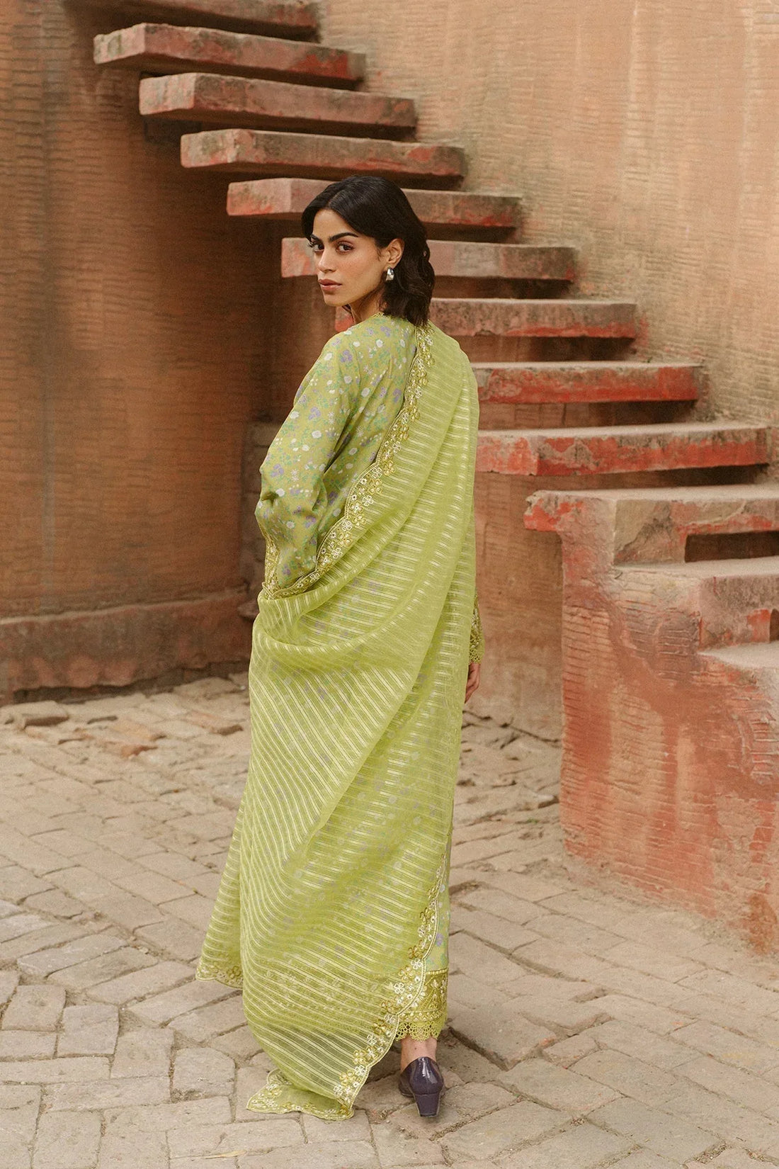Ayzel | The Bare Minimum | Verda - Rang-e-Khaas
