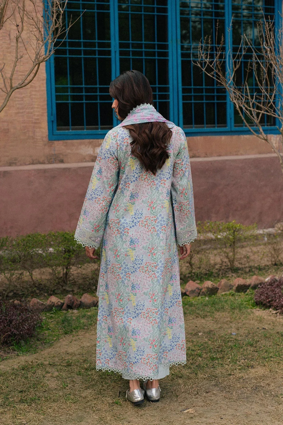 Ayzel | The Bare Minimum | Vivezza - Rang-e-Khaas