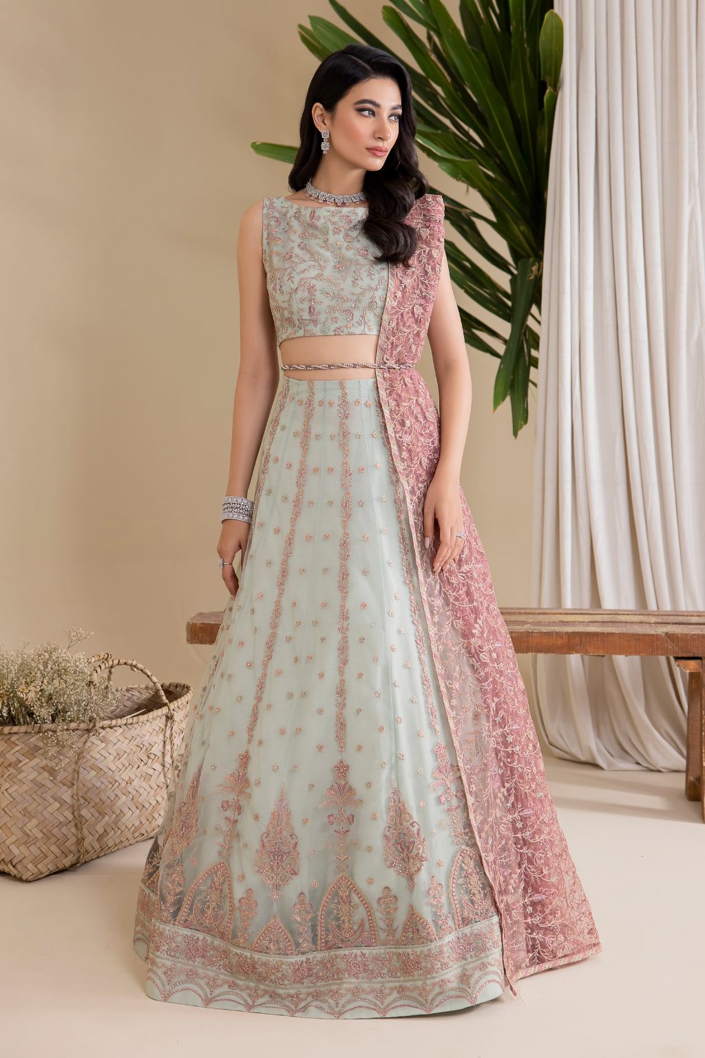 IZNIK | Aryanna