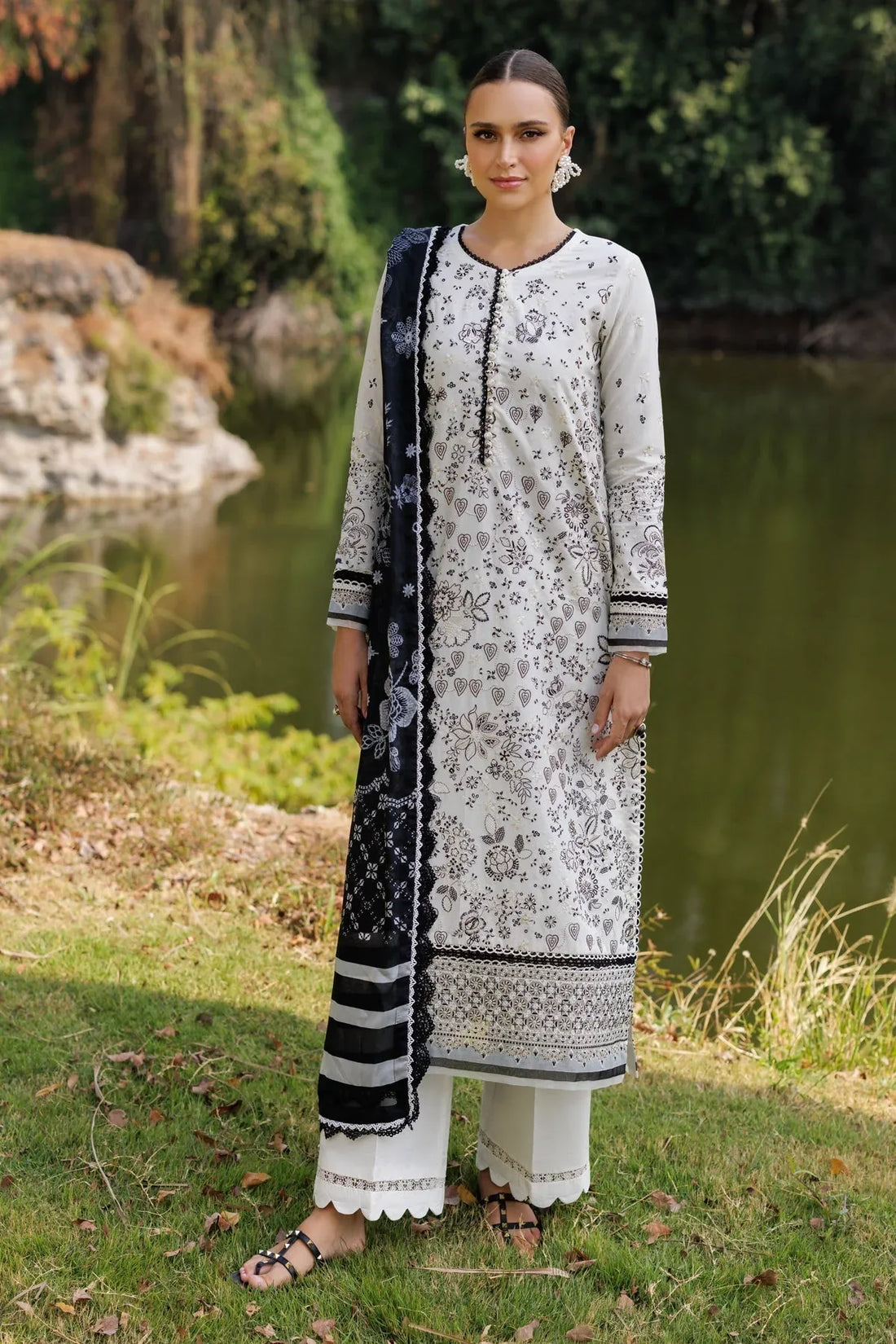 Xenia Formals | Luxury Lawn 25 | FIORELLA - Rang-e-Khaas