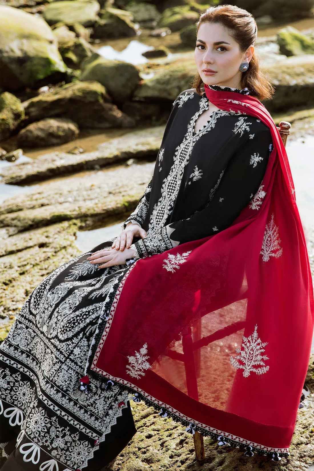ZAHA LUXURY LAWN ISKELE (ZL23-01 A) - Rang-e-Khaas
