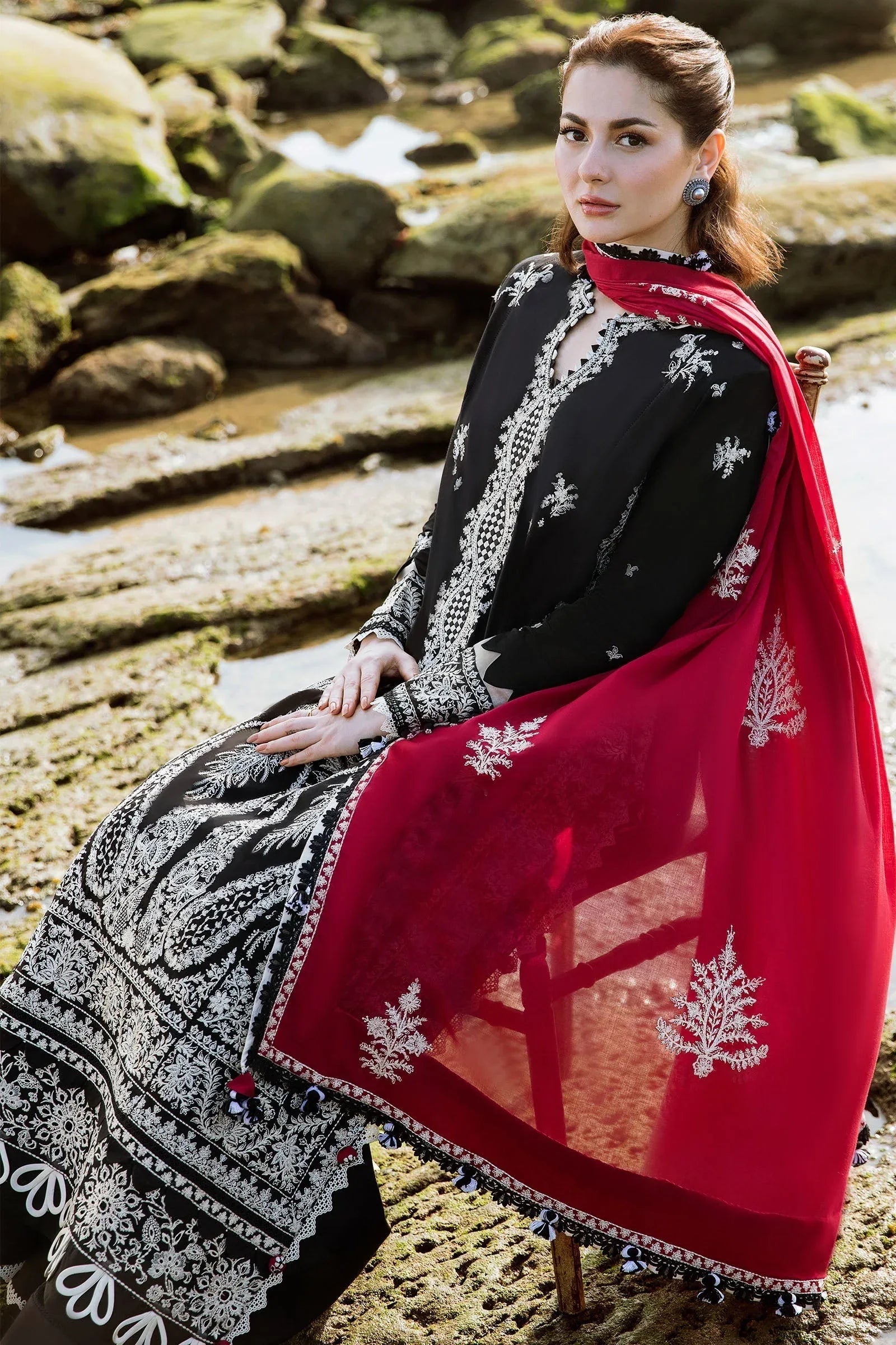 ZAHA LUXURY LAWN ISKELE (ZL23-01 A) - Rang-e-Khaas