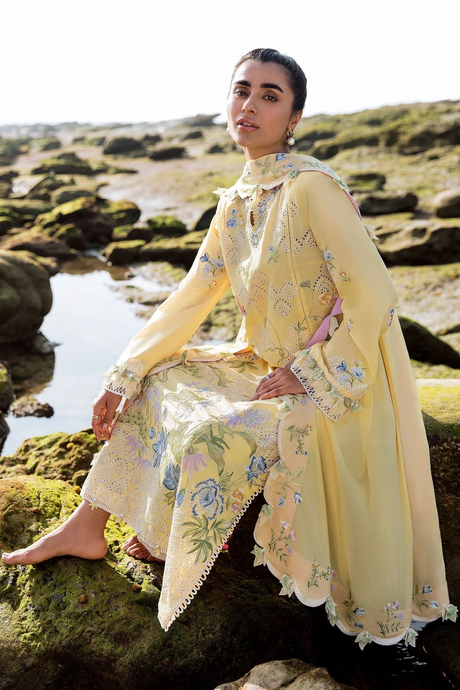 ZAHA LUXURY LAWN LANA (ZL23-04 A) - Rang-e-Khaas