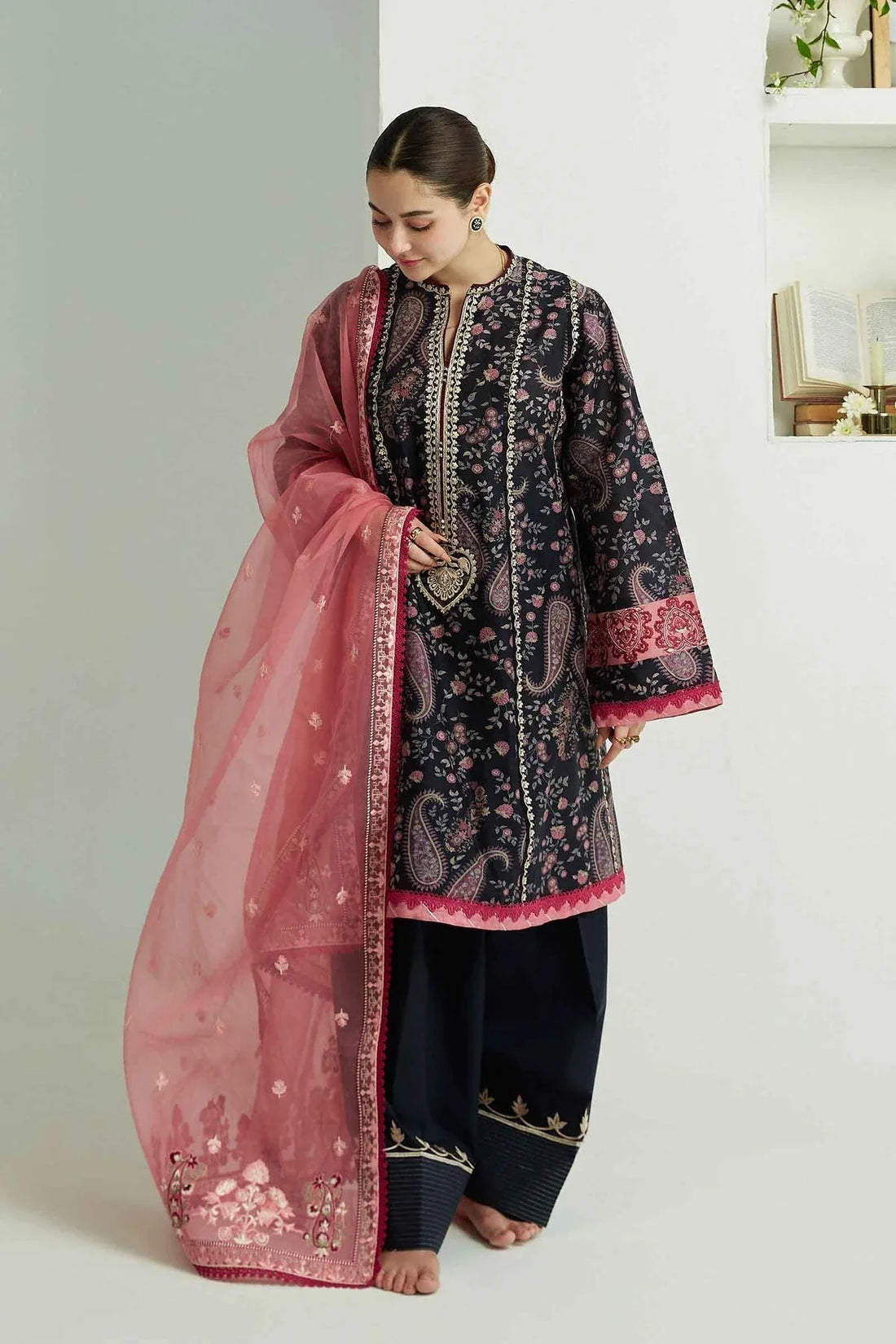 ZARA SHAHJAHAN-ZCE23-3B-COCO LAWN VOLUME ll 2023 - Rang-e-Khaas