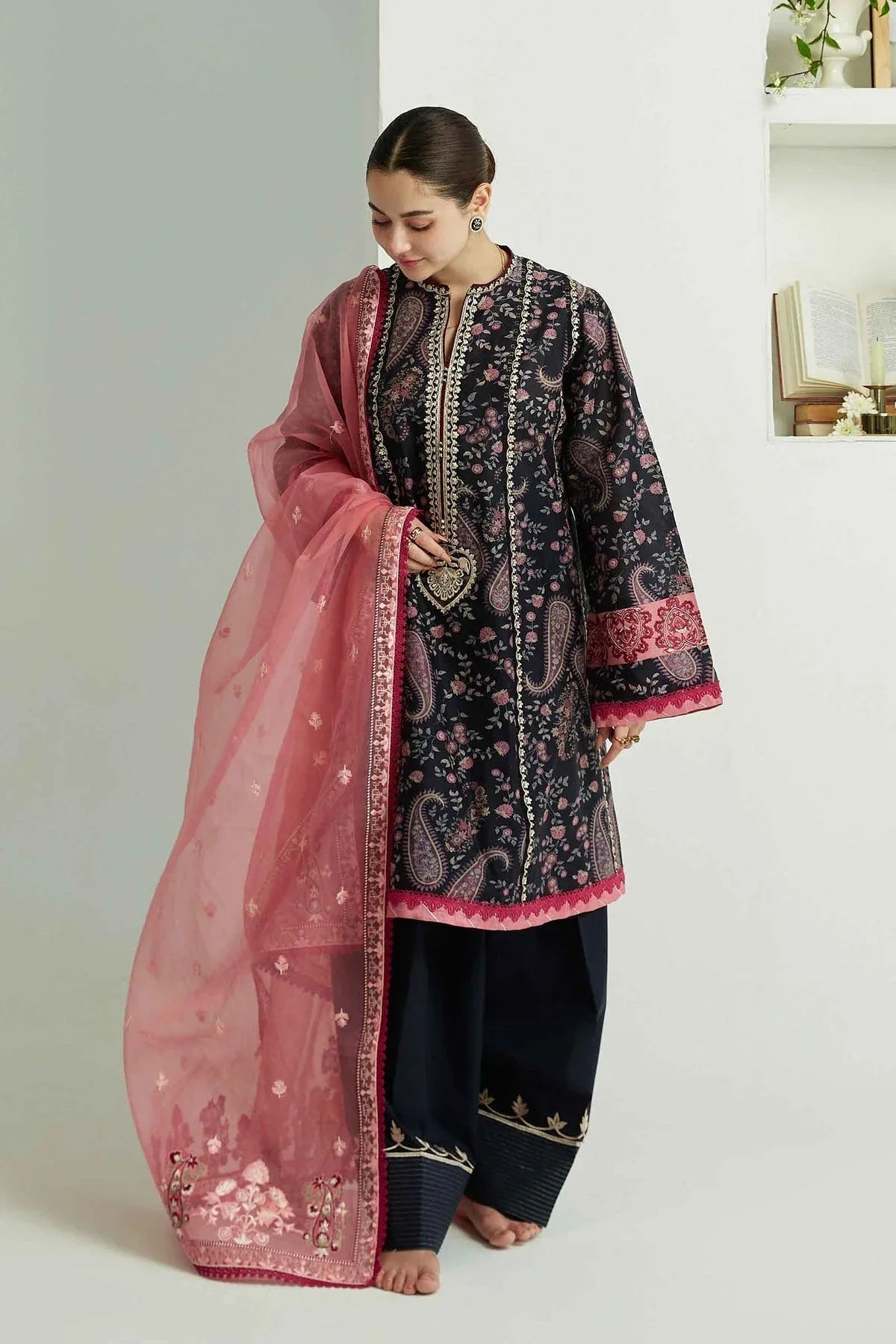 ZARA SHAHJAHAN-ZCE23-3B-COCO LAWN VOLUME ll 2023 - Rang-e-Khaas