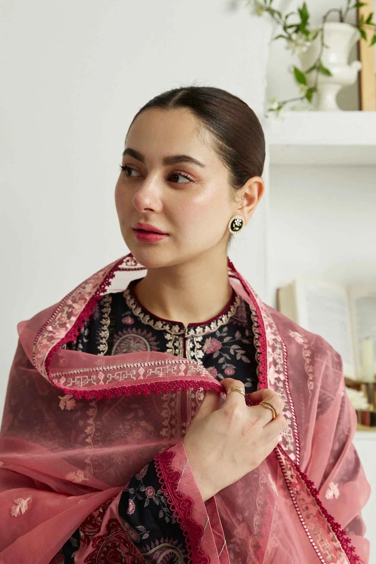 ZARA SHAHJAHAN-ZCE23-3B-COCO LAWN VOLUME ll 2023 - Rang-e-Khaas