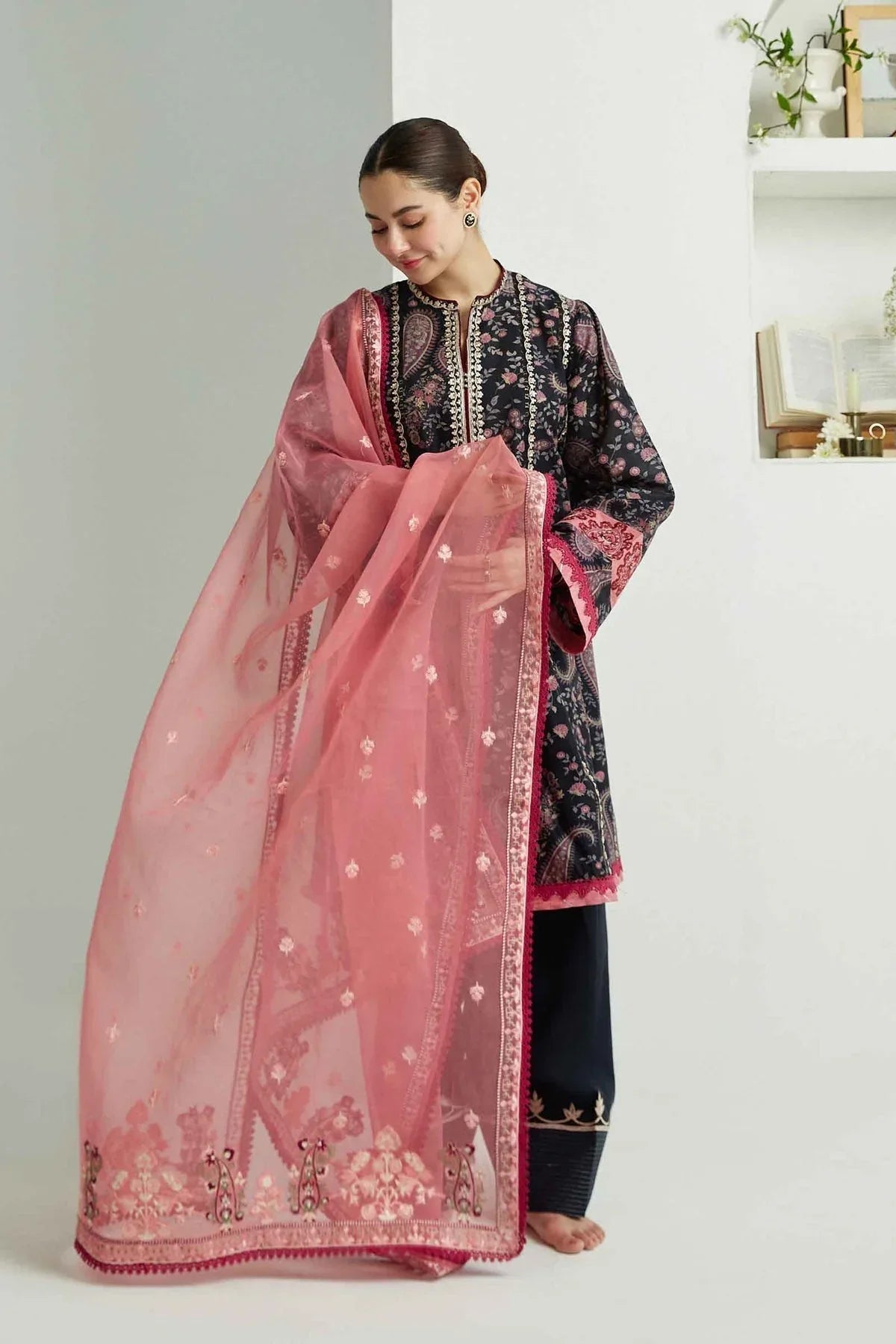 ZARA SHAHJAHAN-ZCE23-3B-COCO LAWN VOLUME ll 2023 - Rang-e-Khaas