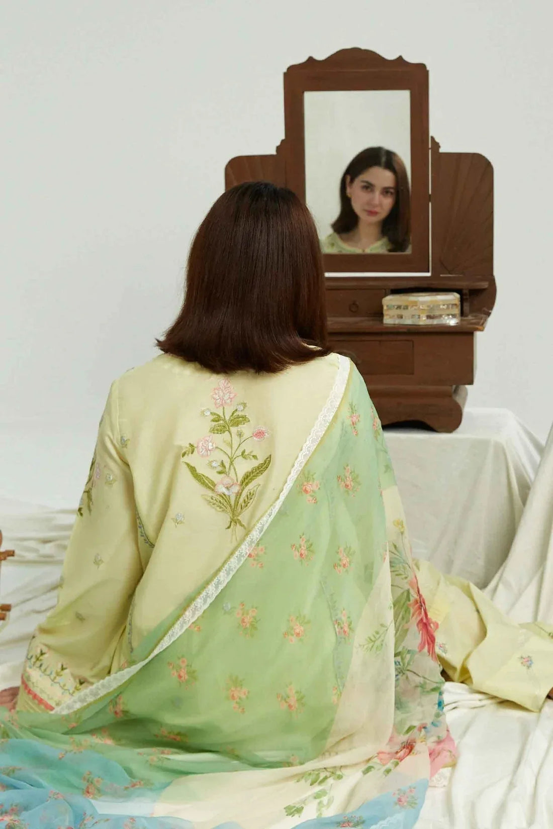 ZARA SHAHJAHAN-ZCE23-6B-COCO LAWN VOLUME ll 2023 - Rang-e-Khaas