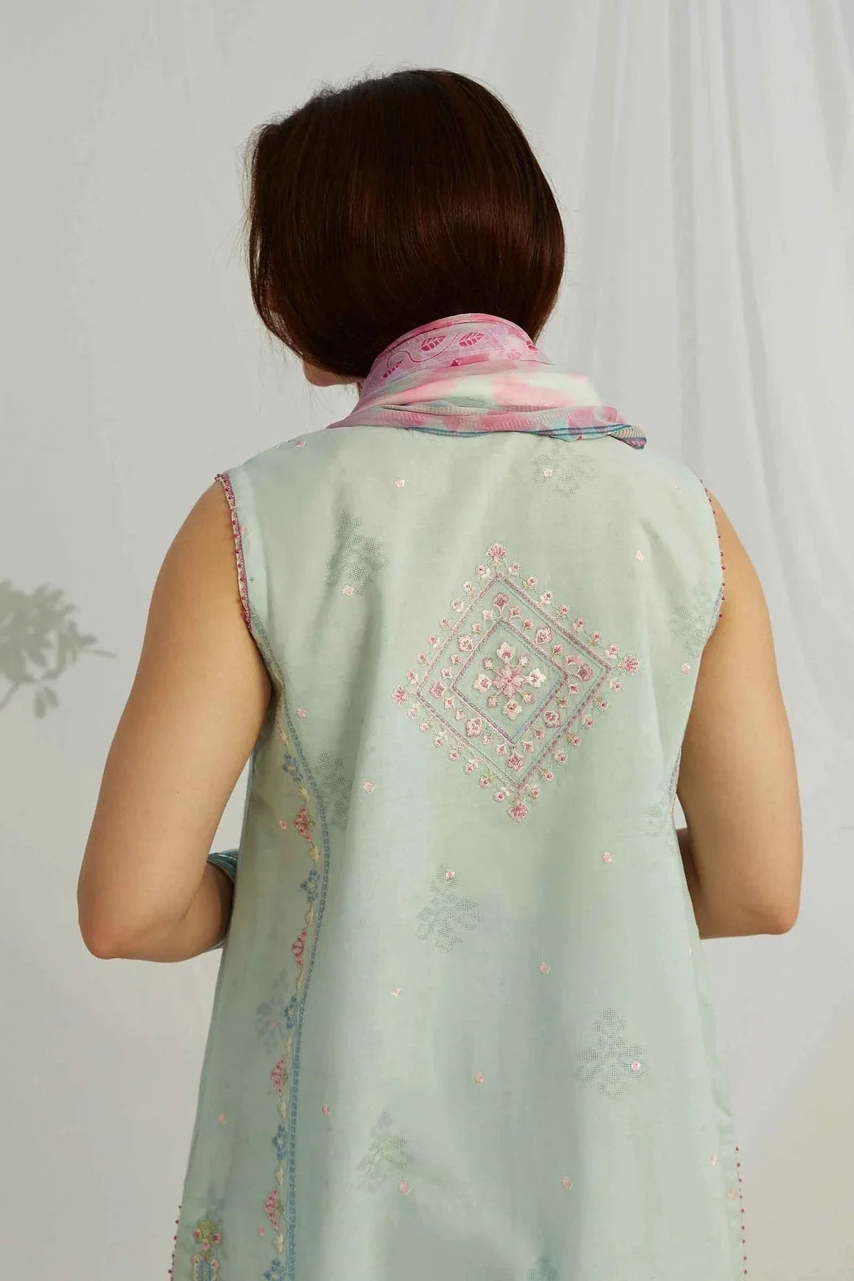 ZARA SHAHJAHAN-ZCE23-8B-COCO LAWN VOLUME ll 2023 - Rang-e-Khaas