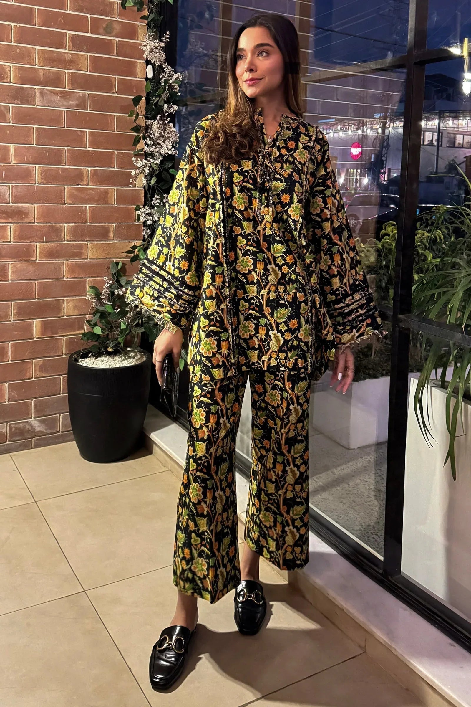 Zaha | Trechic Pret 24 | FLORET (ZRW-21340) - Rang-e-Khaas