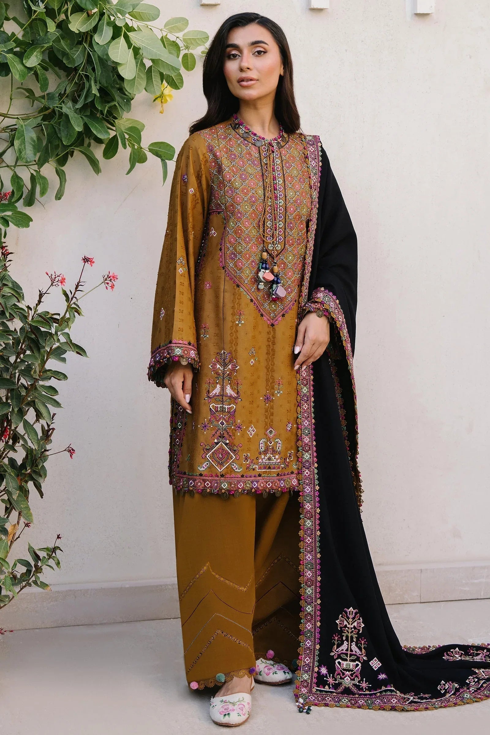 Zaha | Winter 2024 |  GULZAR (ZW24-03) - Rang-e-Khaas