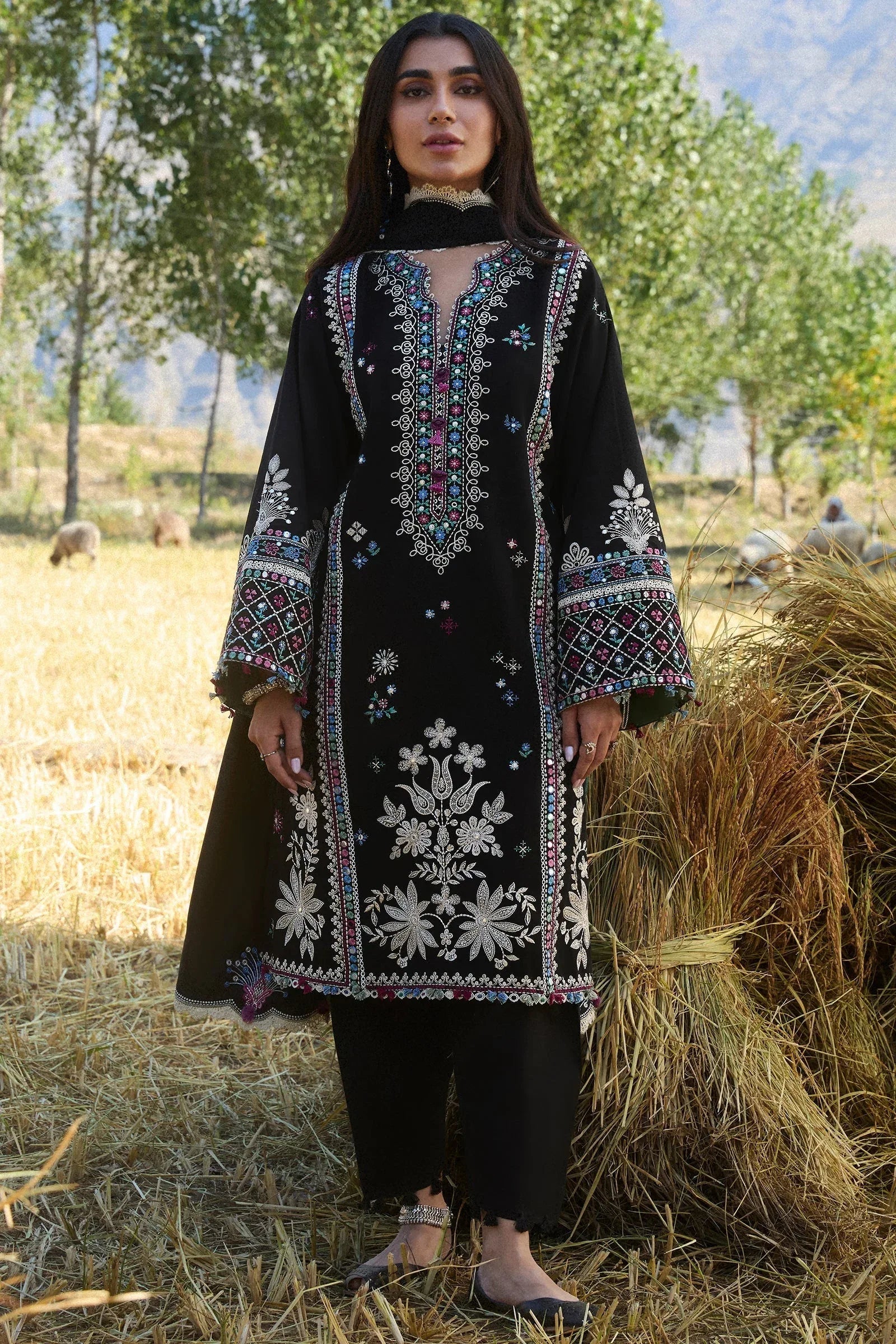 Zaha | Winter 2024 |  HAZAN (ZW24-06) - Rang-e-Khaas