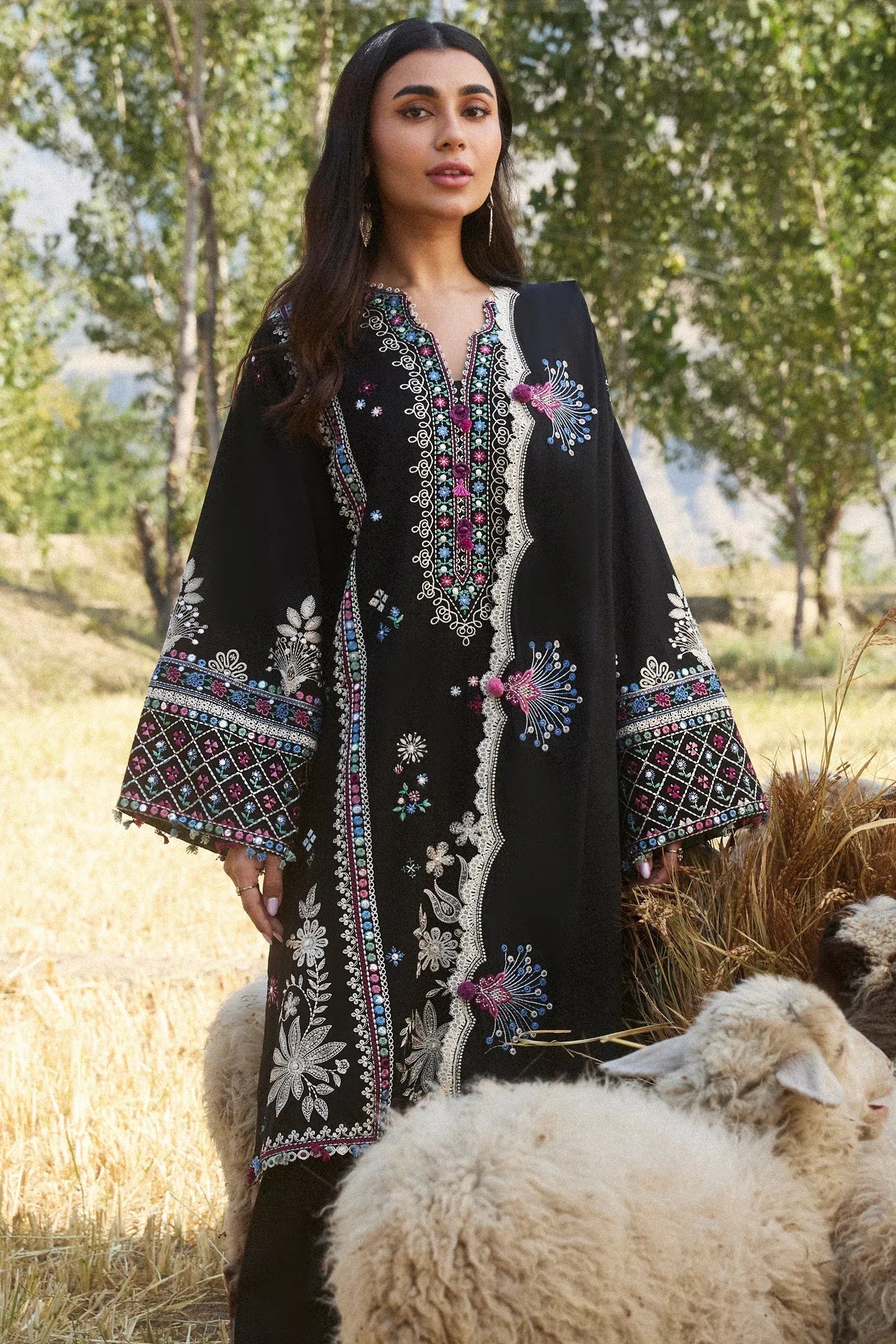 Zaha | Winter 2024 |  HAZAN (ZW24-06) - Rang-e-Khaas