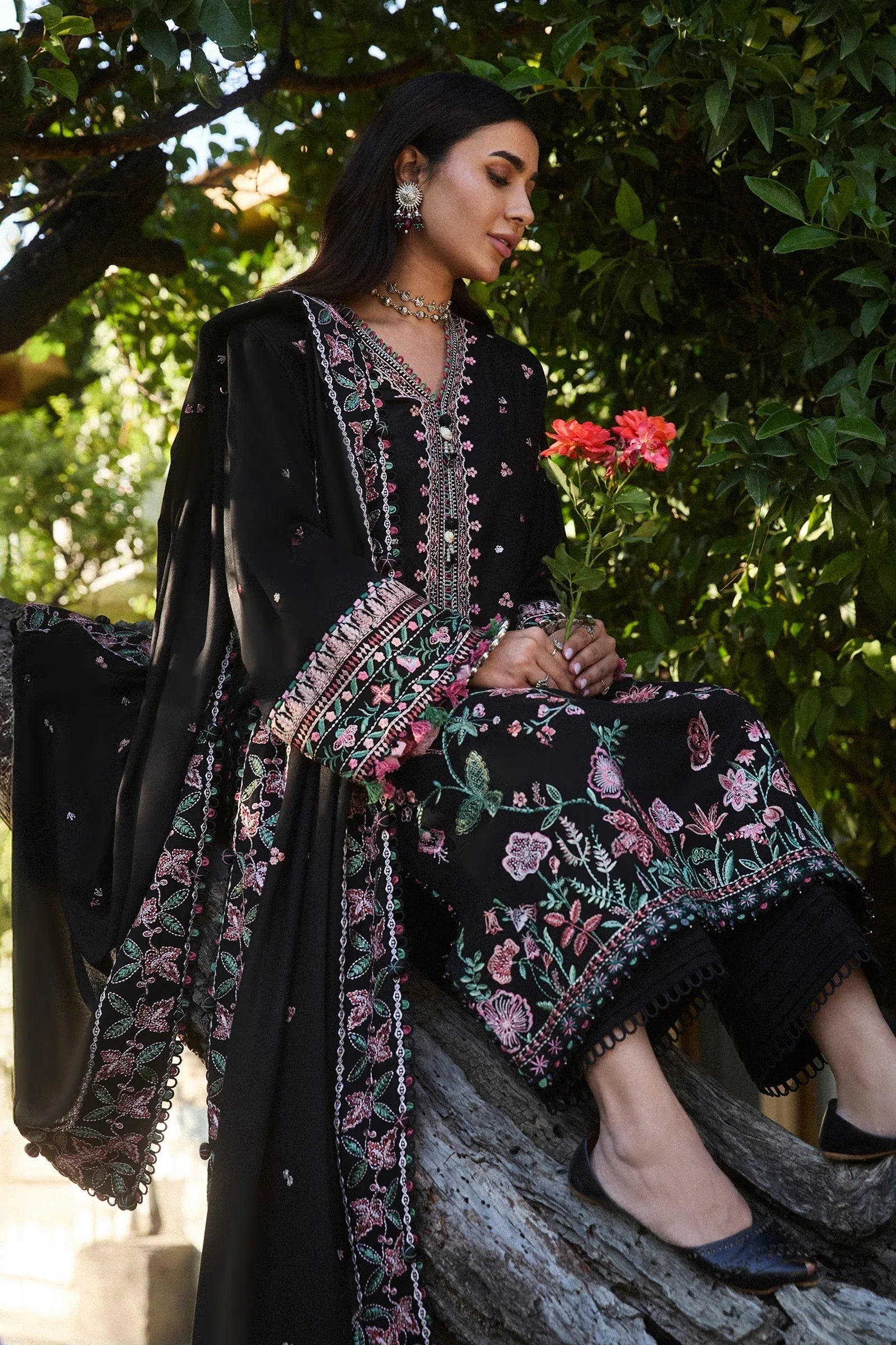 Zaha | Winter 2024 |  NAYAB (ZW24-09) - Rang-e-Khaas