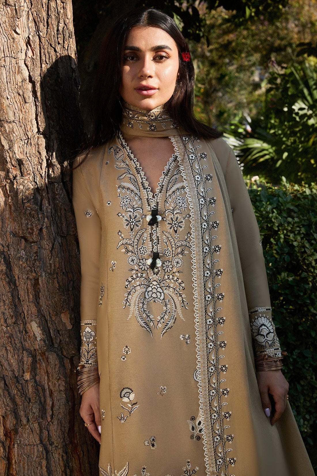 Zaha | Winter 2024 |  SUZANI (ZW24-10) - Rang-e-Khaas