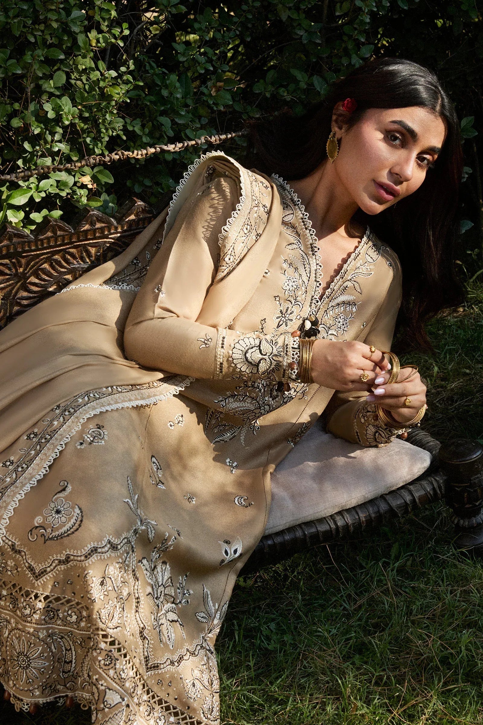 Zaha | Winter 2024 |  SUZANI (ZW24-10) - Rang-e-Khaas