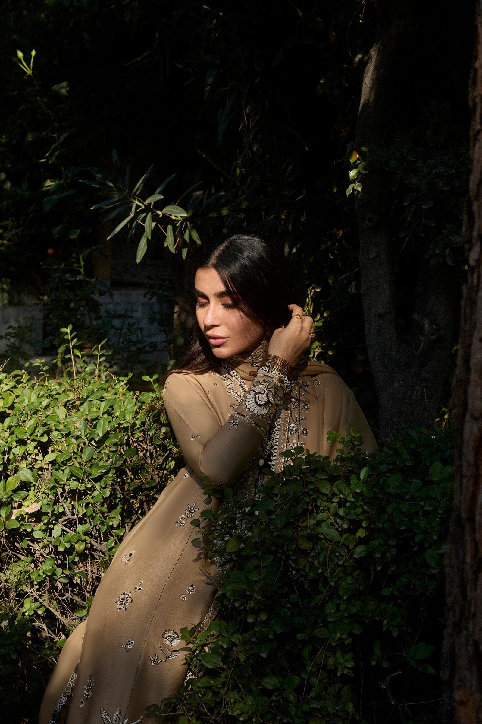 Zaha | Winter 2024 |  SUZANI (ZW24-10) - Rang-e-Khaas