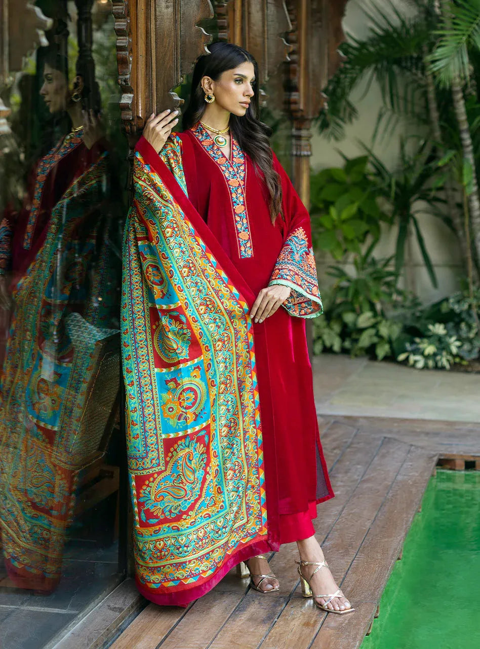 Zainab Chottani | Makhmal Luxe Pret | Shehla - Rang-e-Khaas
