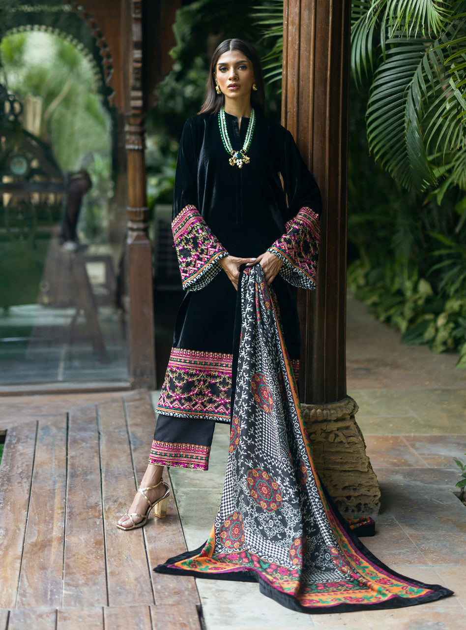Zainab Chottani | Makhmal Luxe Pret | Ghazaleh