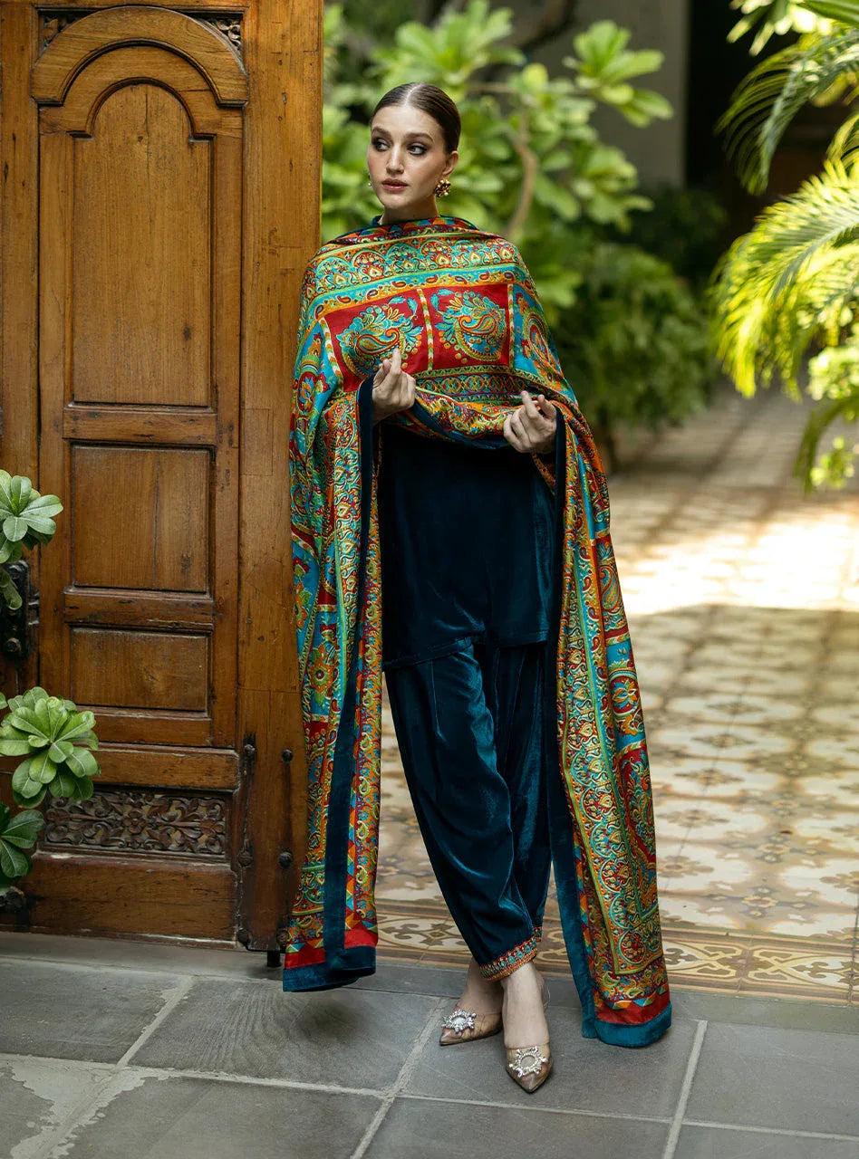 Zainab Chottani | Makhmal Luxe Pret | Avizeh - Rang-e-Khaas