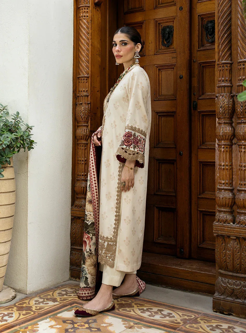 Zainab Chottani | Winter Shawls 24 |  Shyna - Rang-e-Khaas